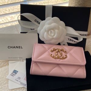 CHANEL 19 Flap Card Holder